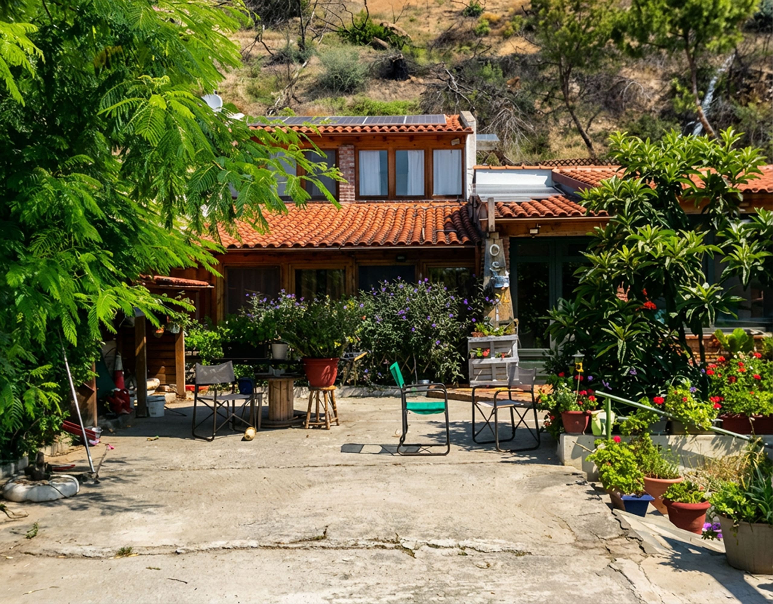 Dining area with table and built-in storage in hotel property in Limi, Evia