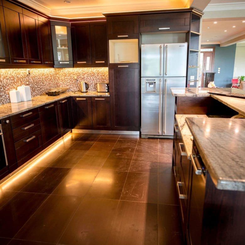 Fully equipped indoor kitchen with cabinetry in the Eretria maisonette