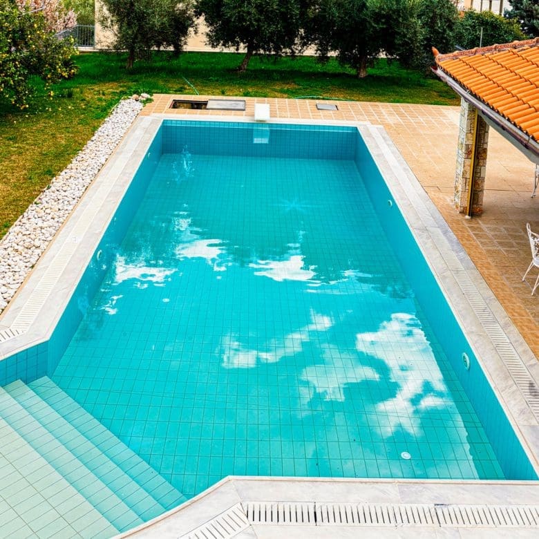 Private 60 sqm swimming pool at the detached maisonette in Eretria