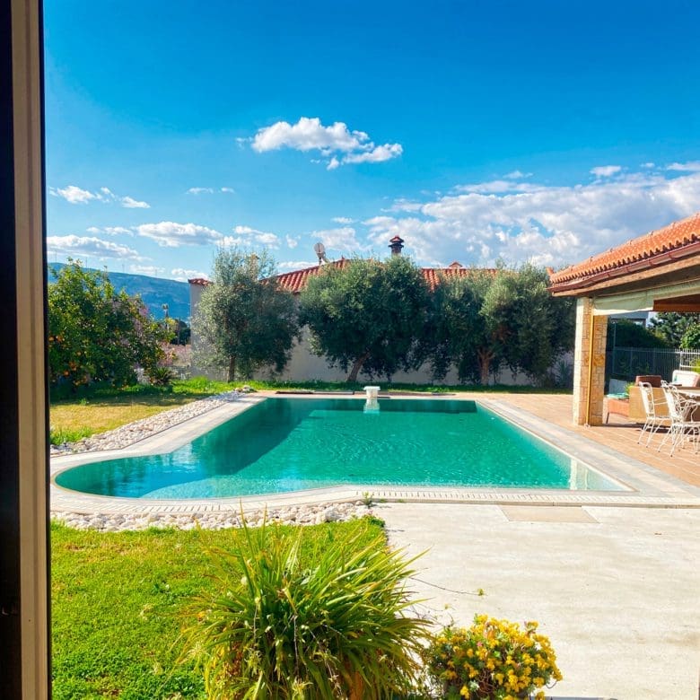 Private pool with terrace area at the detached maisonette in Eretria