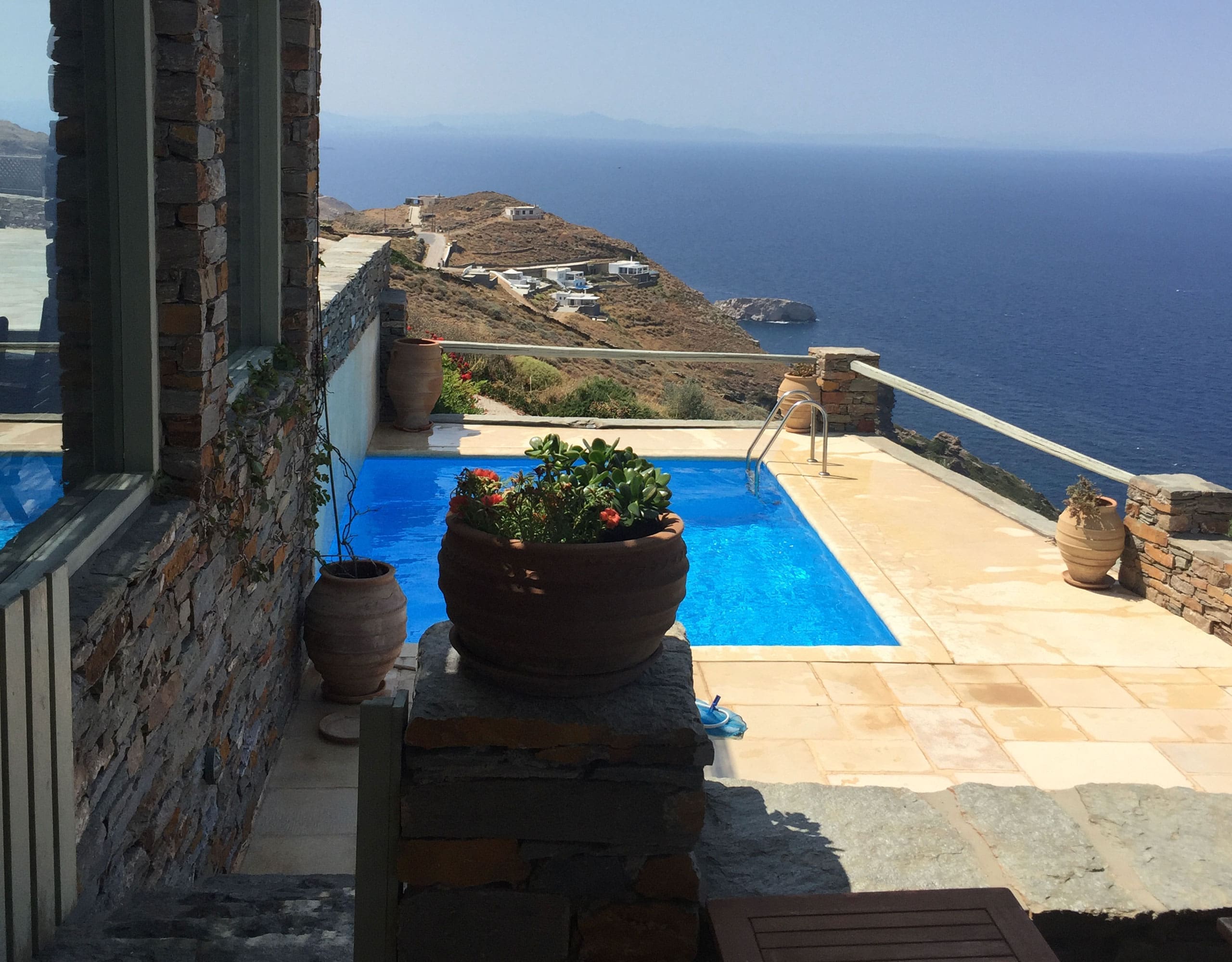 Private pool with ladder and sea view in Kea (Tzia)