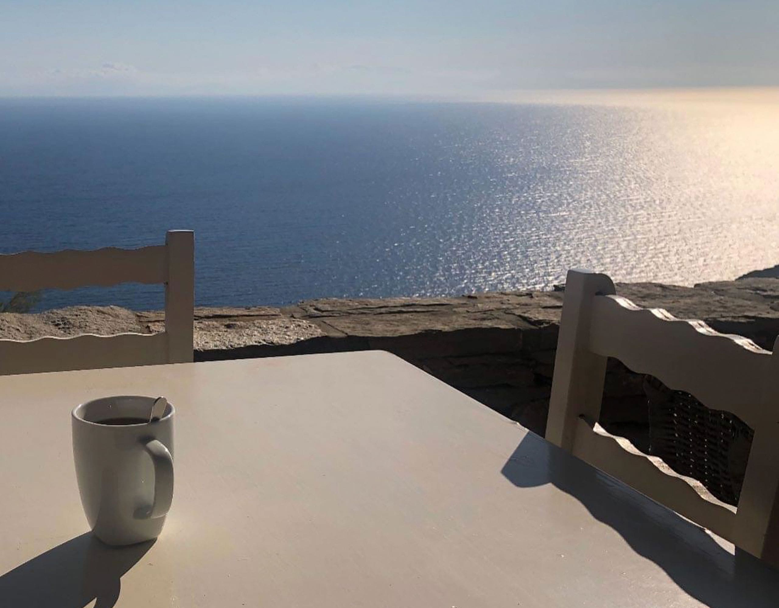 Outdoor terrace walkway with sea view in Kea (Tzia) maisonette