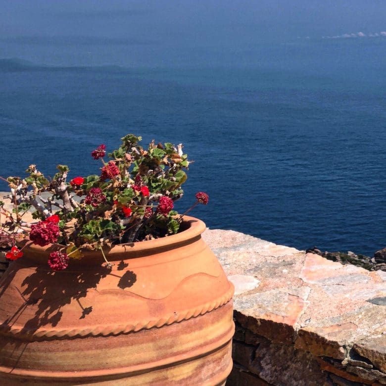 Shaded terrace seating under pergola in Kea (Tzia) maisonette