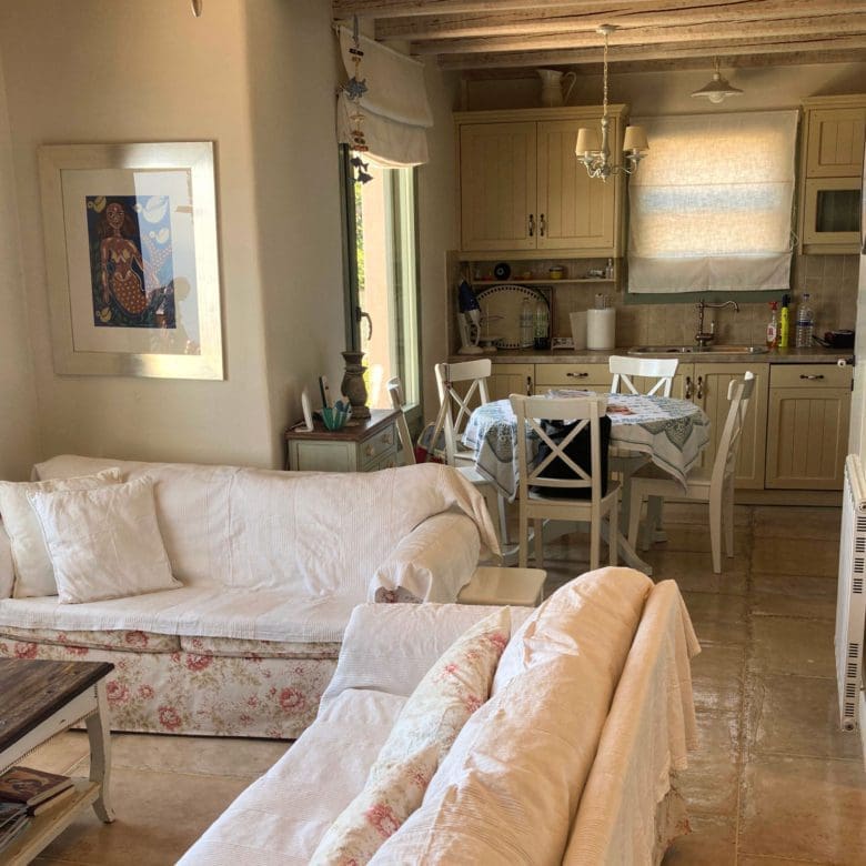 Open-plan living and dining area in Kea (Tzia) maisonette